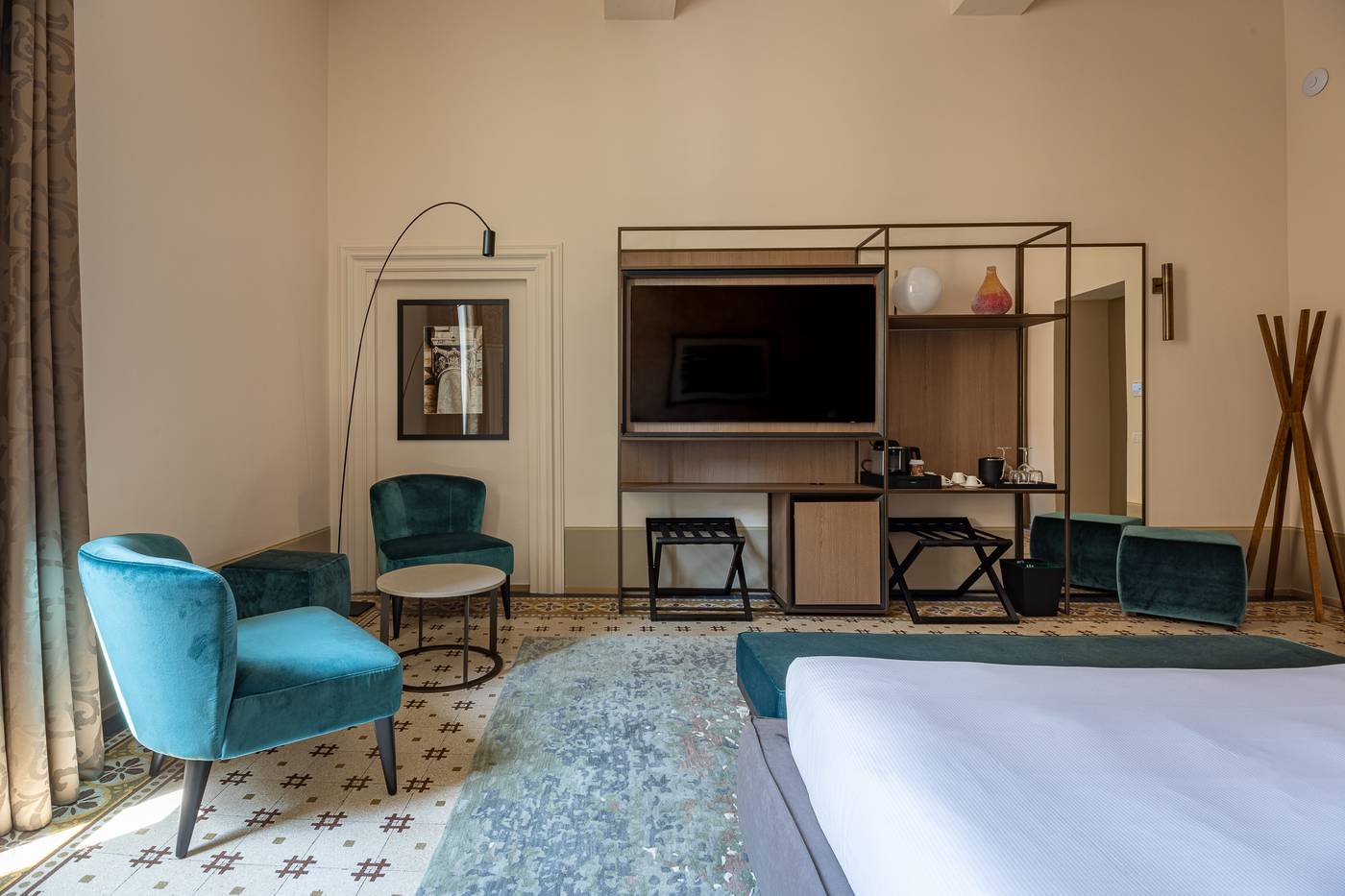 Grand-Universe-La-Residenza-Room-24