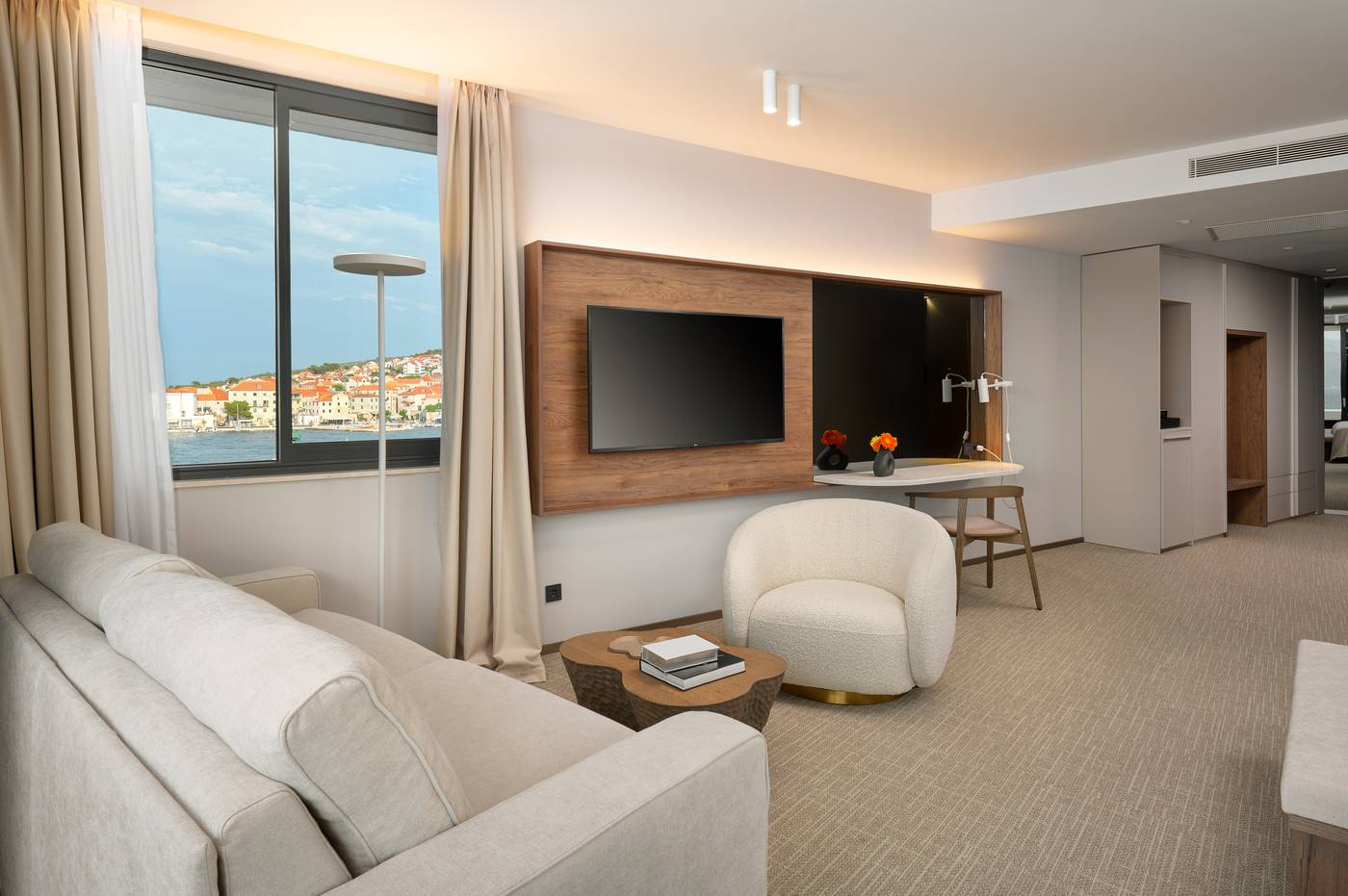 Grand-Hotel-View-Room-26