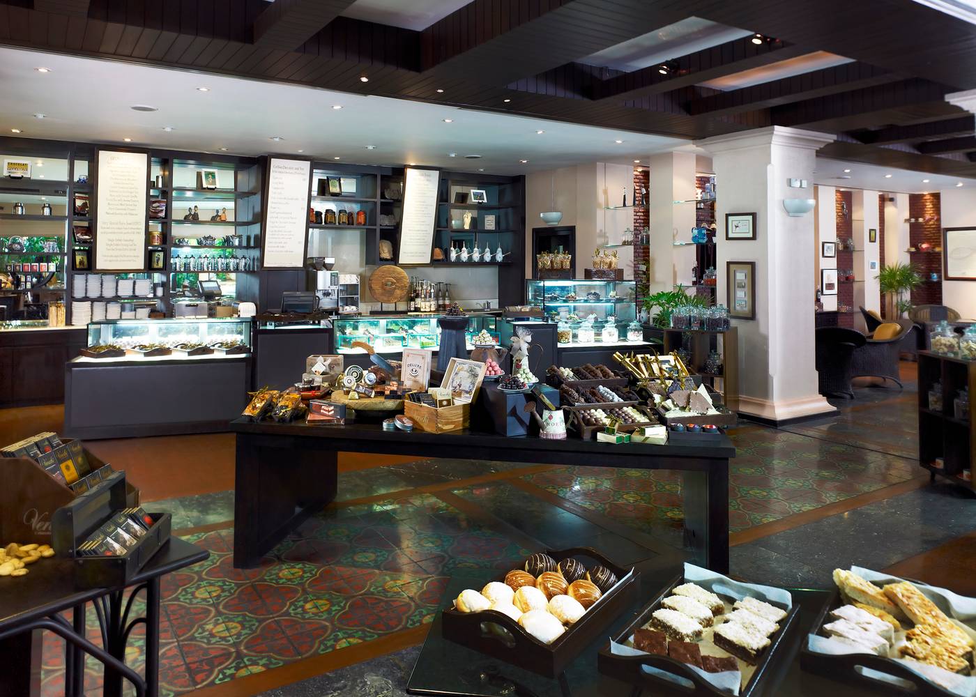 Anantara-Riverside-Bangkok-Restaurant-18