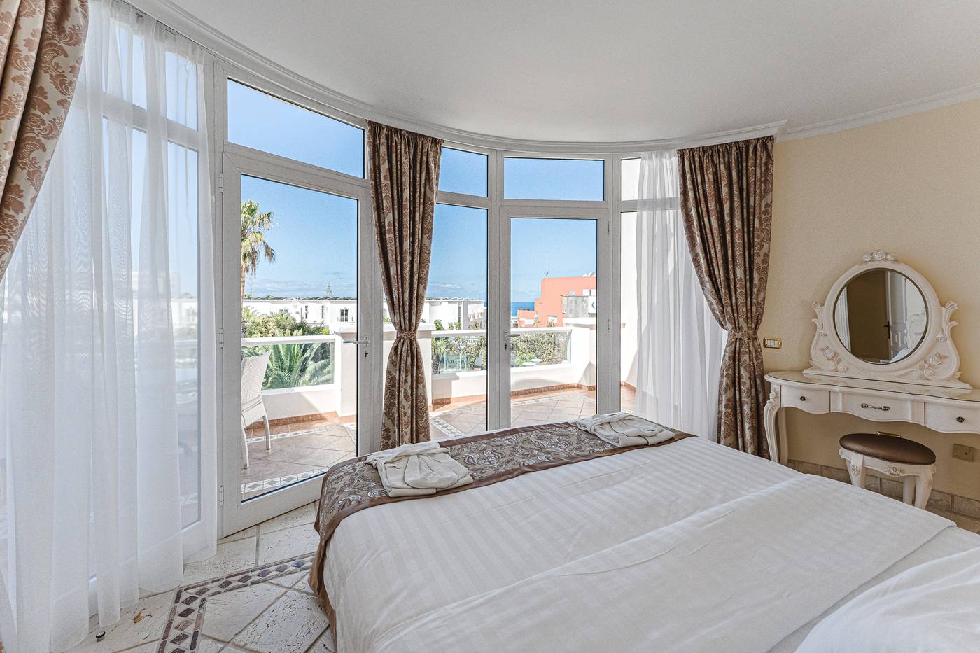 Flamingo-Suites-Room-42