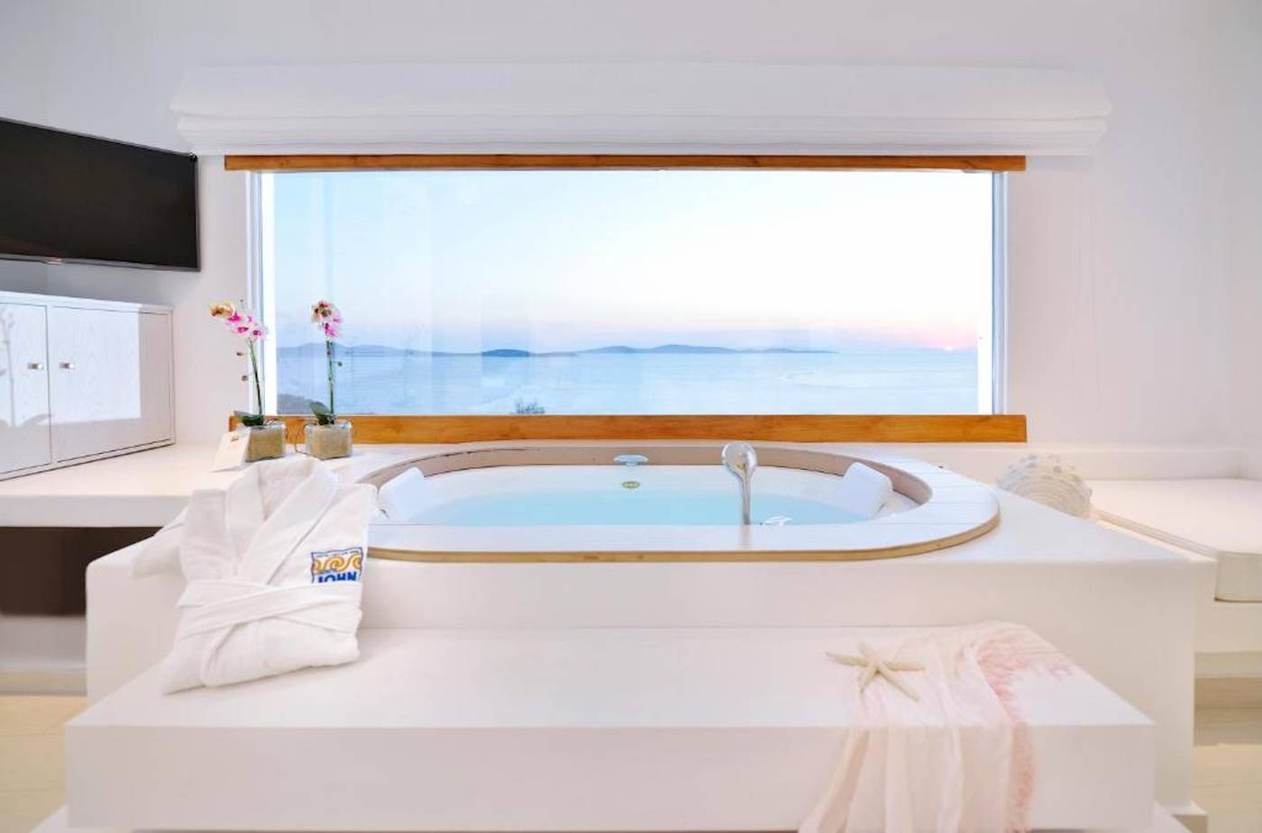 Saint-John-Hotel-Villas---Spa-Room-89