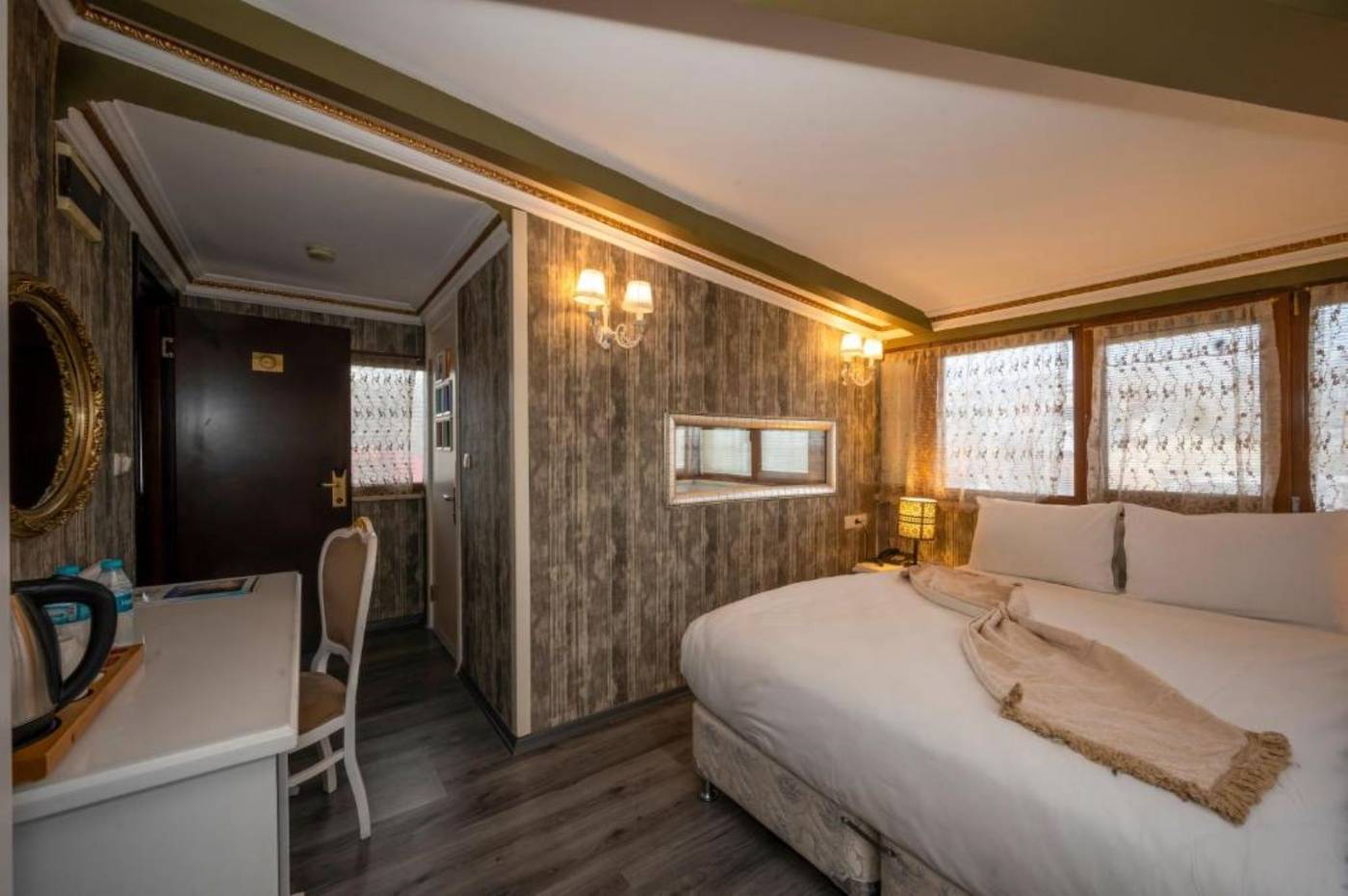 Kupeli-Palace-Room-14