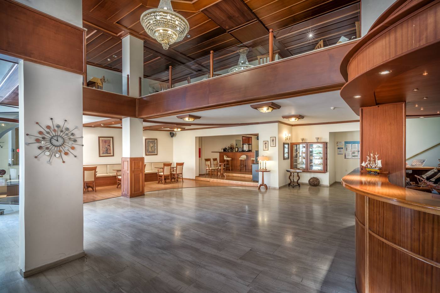 Diana-Hotel-Lobby-49