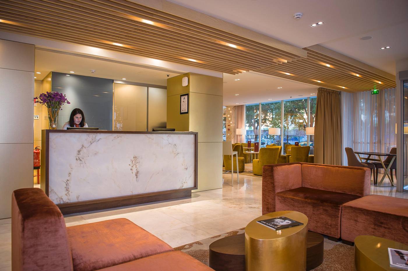 Smy-Lisboa-Lobby-8