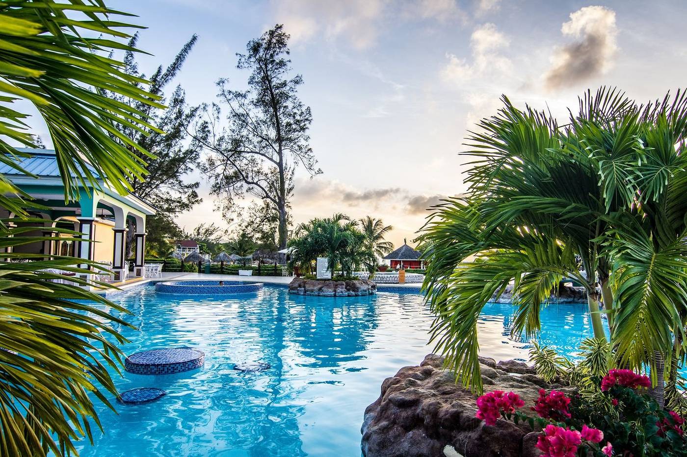 Jewel Paradise Cove Resort All Inclusive Curio By Hilton - Adults Only