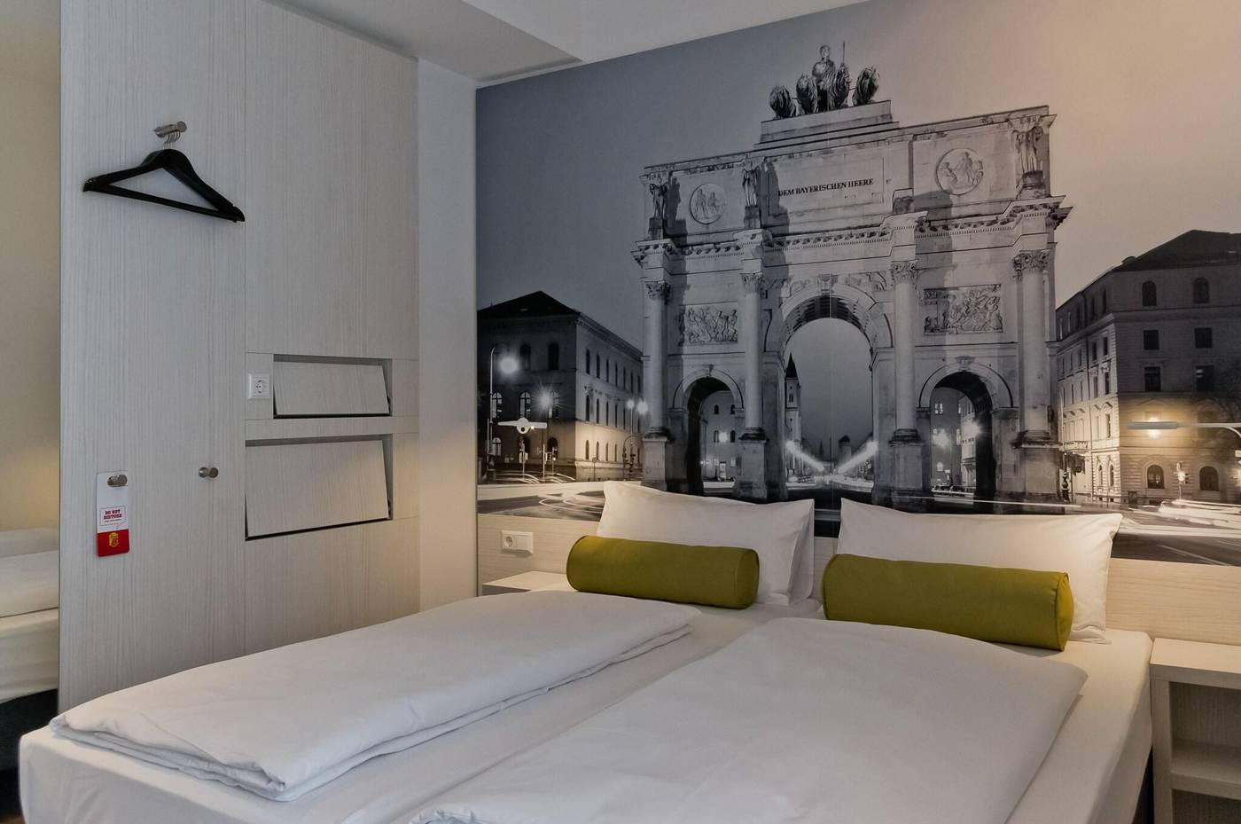 Super-8-Munich-City-West-Room-10