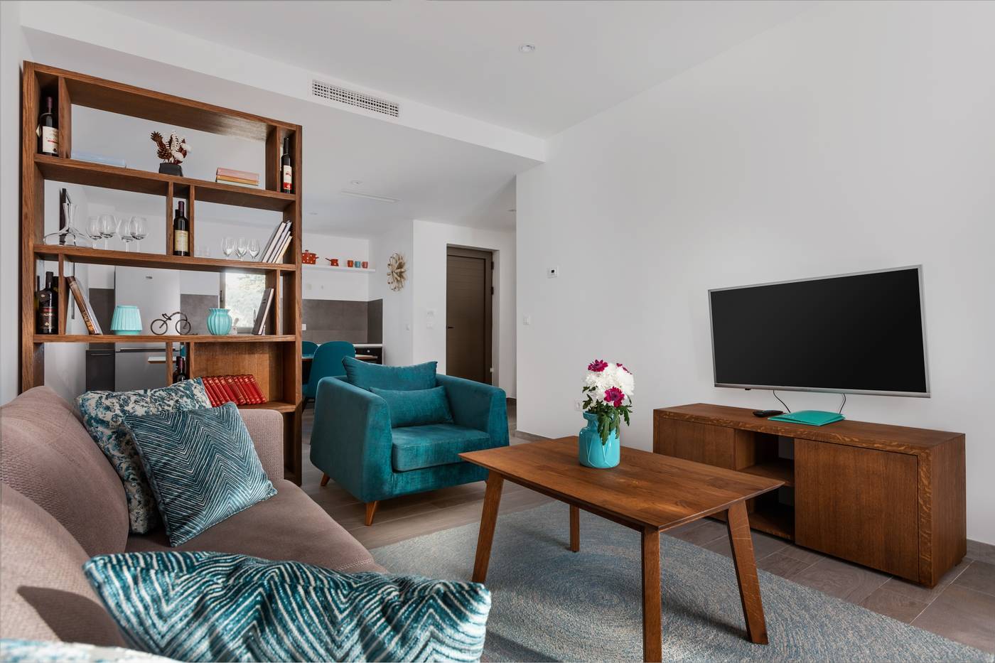 ELEVEN-Montenegro-Petrovac-Room-7
