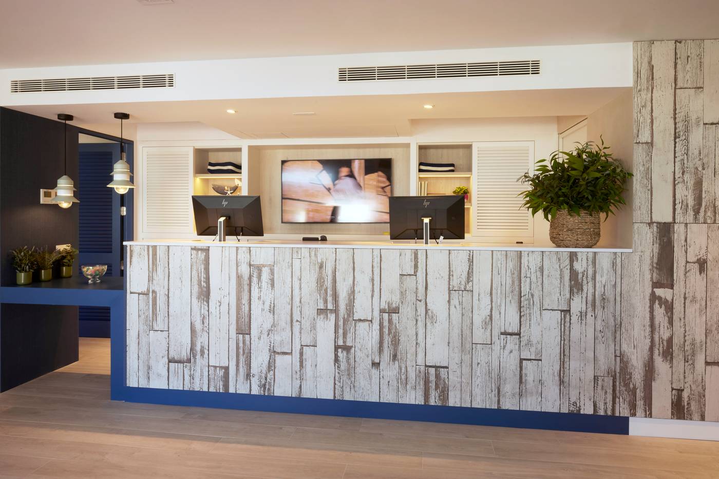 Catalonia-Mirador-des-Port-Lobby-70