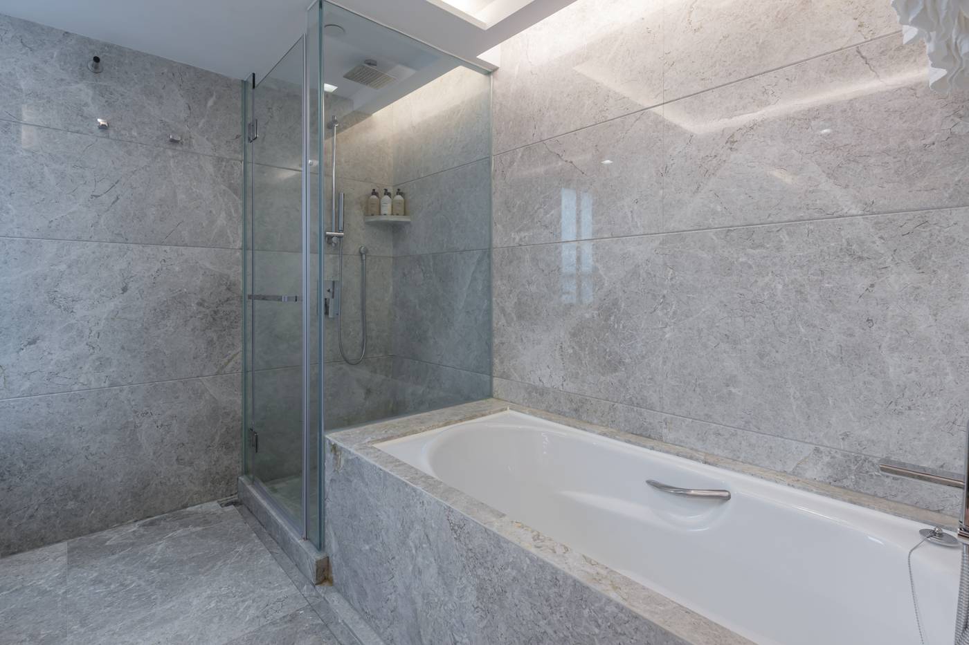 New-World-Millennium-Hong-Kong-Hotel-Room-54