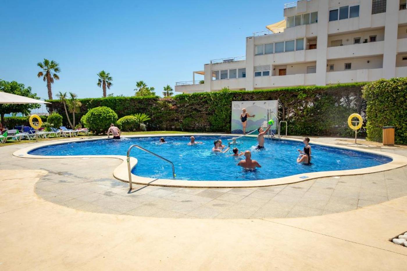 Prestige-Victoria-Pool-14