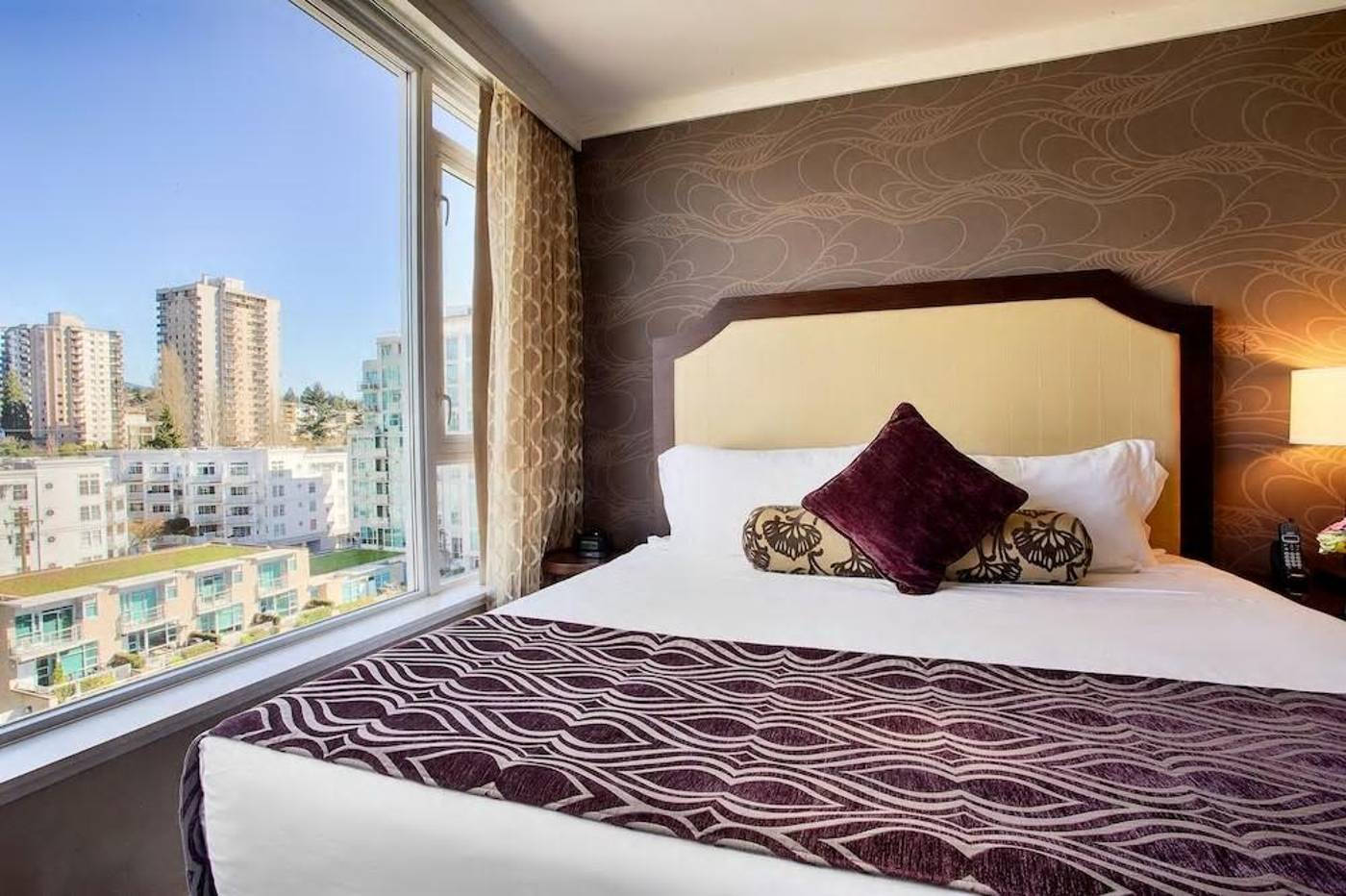 Pinnacle-Hotel-at-the-Pier-Room-23