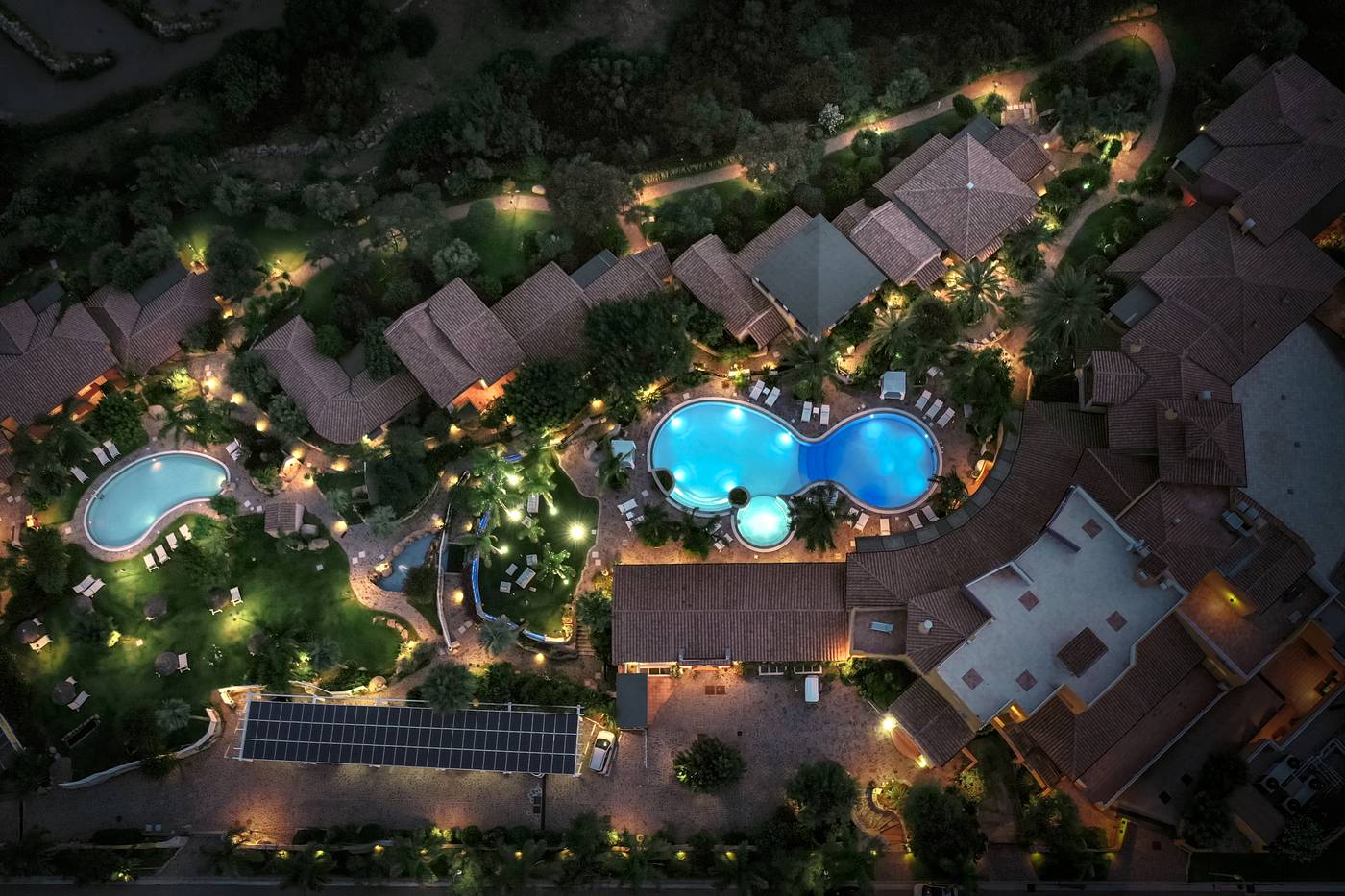 Cruccuris-Resort-Pool-30