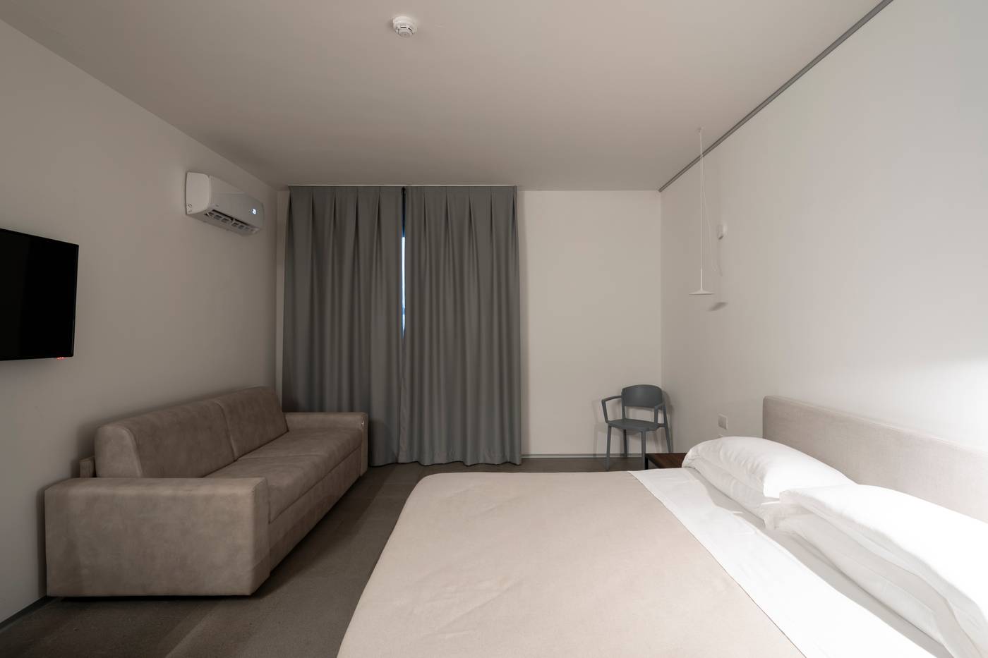 Alkamuri-Posh-Hotel---Spa-Room-37