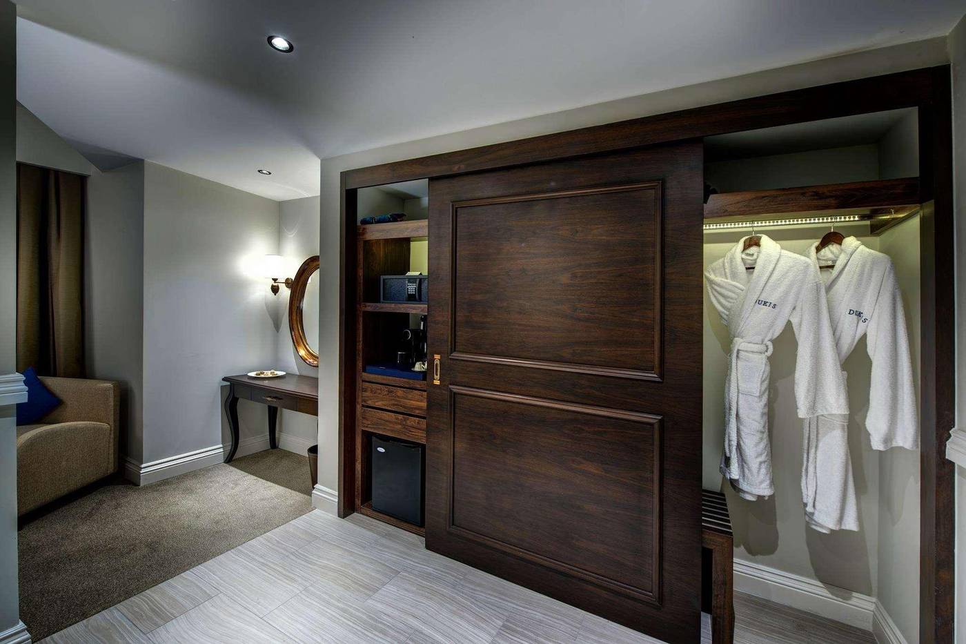 Dukes-The-Palm--a-Royal-Hideaway-Hotel-Lobby-52