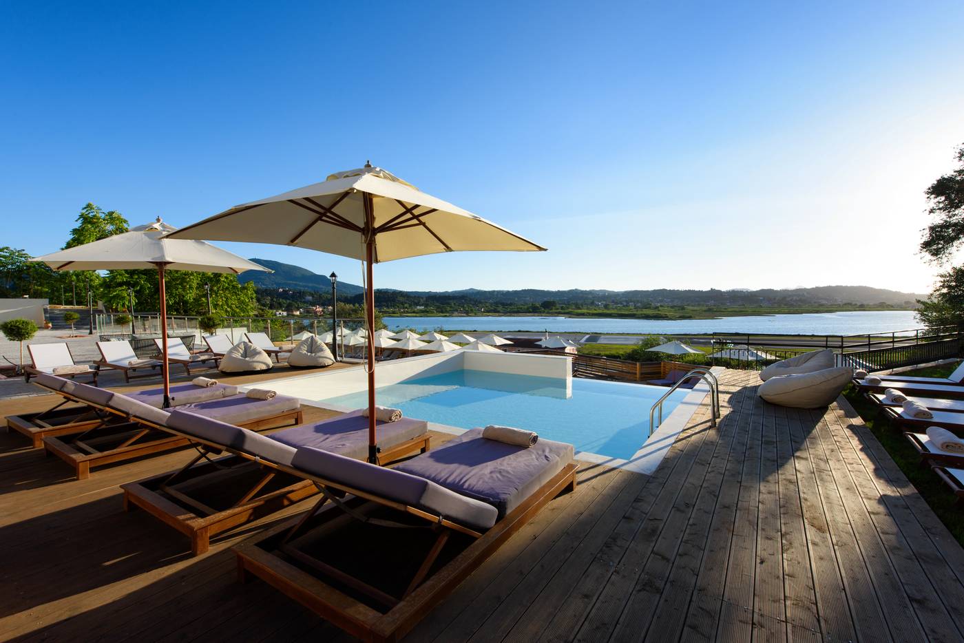 The-Royal-Grand-Hotel-Pool-12