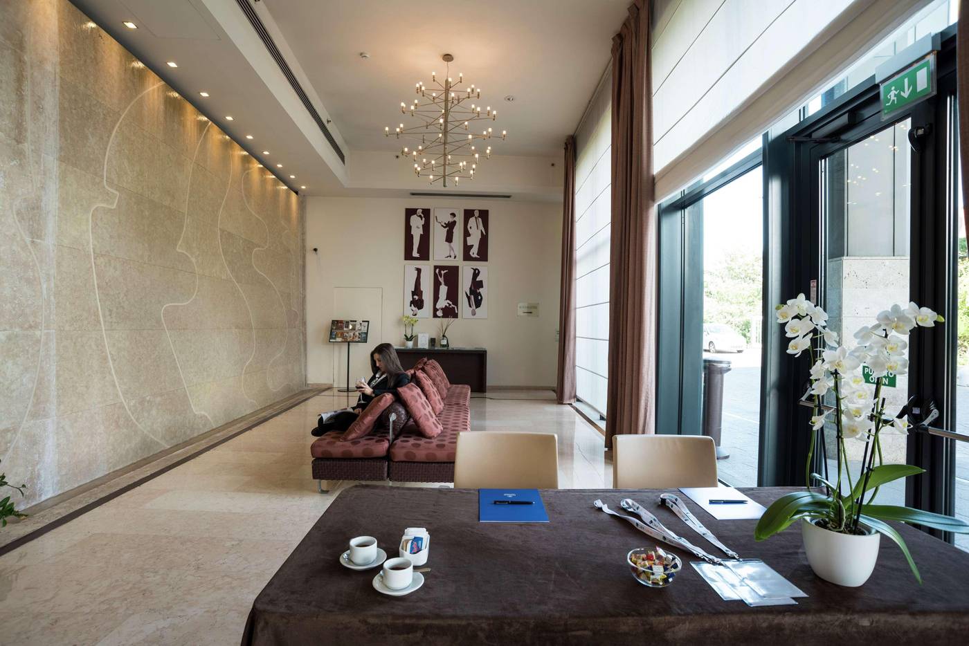 DoubleTree-by-Hilton-Florence-Metropole-Lobby-15