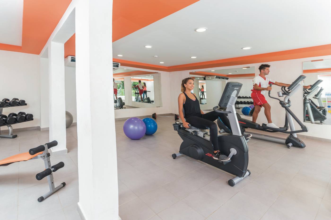 Riu-Lupita-All-Inclusive-Sports-and-Entertainment-57