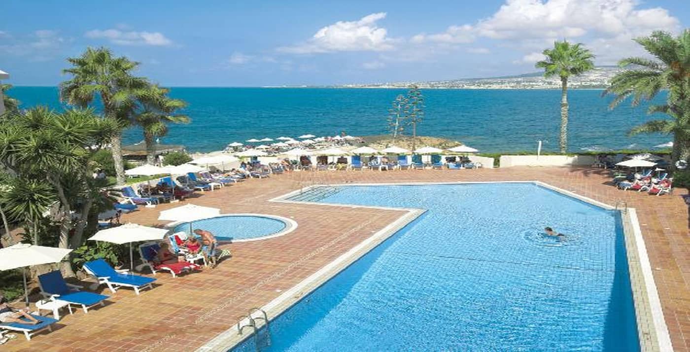Cynthiana-Beach-Hotel-Pool-40