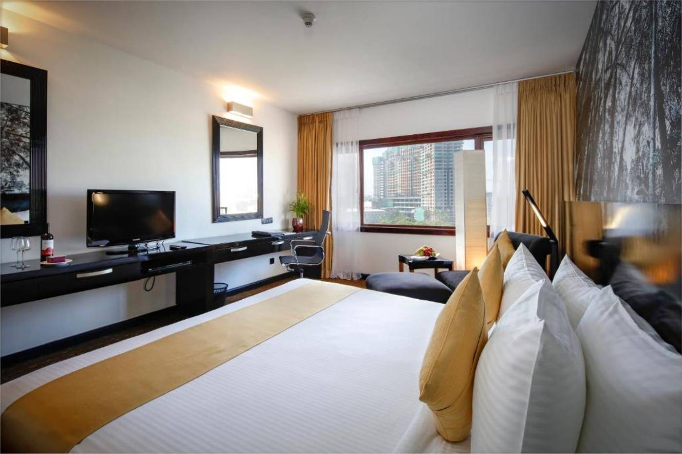 Cinnamon-Lakeside-Colombo-Room-12