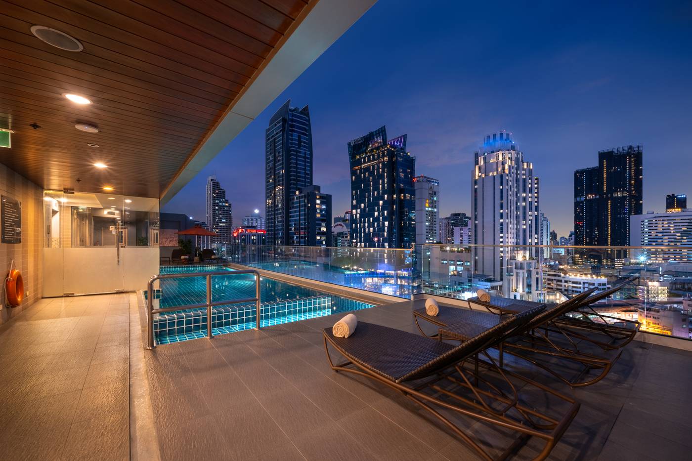 Adelphi-Suites-Bangkok-Pool-69