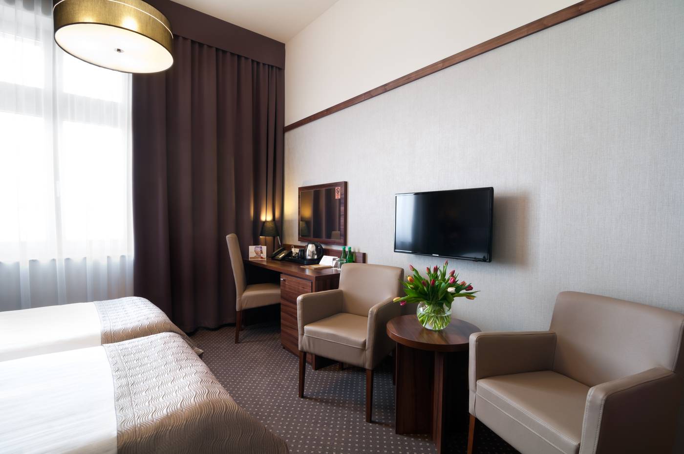 Golden-Tulip-Krakow-City-Center-Room-11