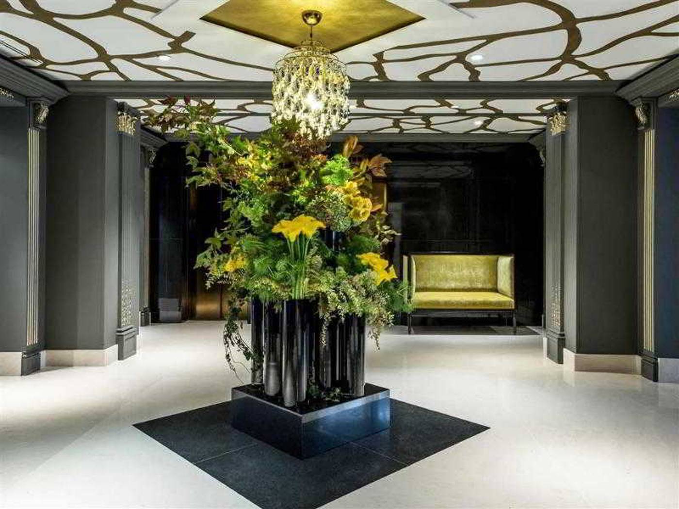 Sofitel-Paris-Le-Faubourg-Lobby-28