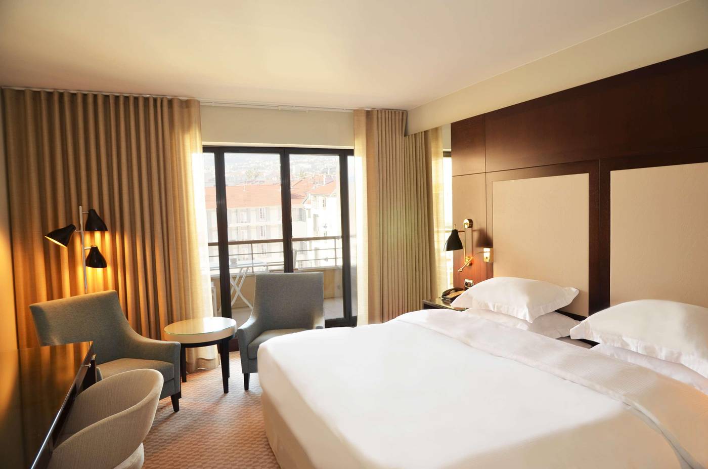 Hyatt-Regency-Nice-Palais-De-La-Mediterranee-Room-23