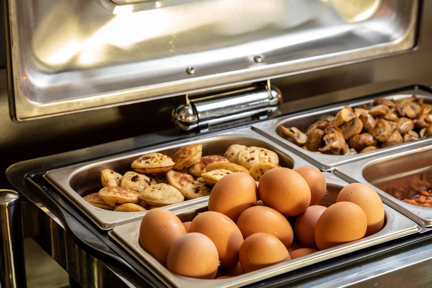 Urban-Lodge-Hotel-Restaurant-60