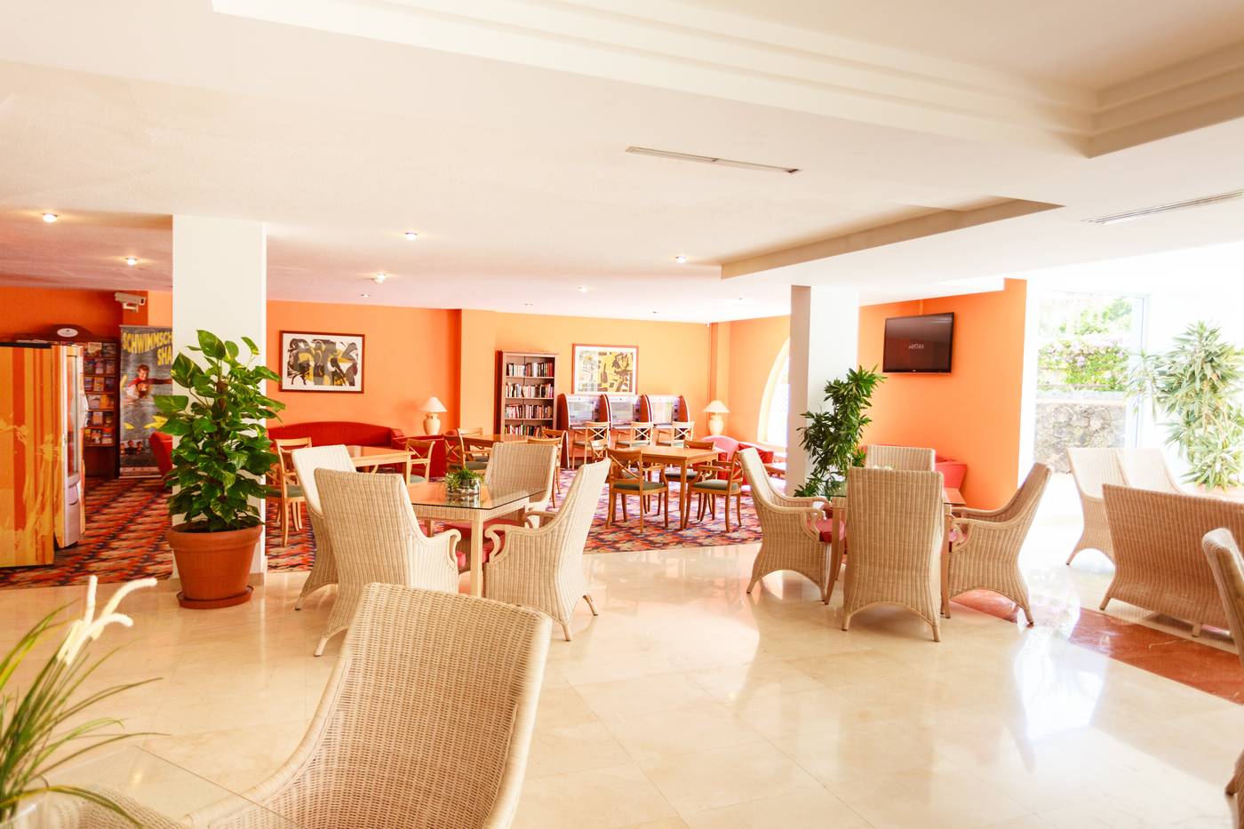 IFA-Altamarena-Lobby-35