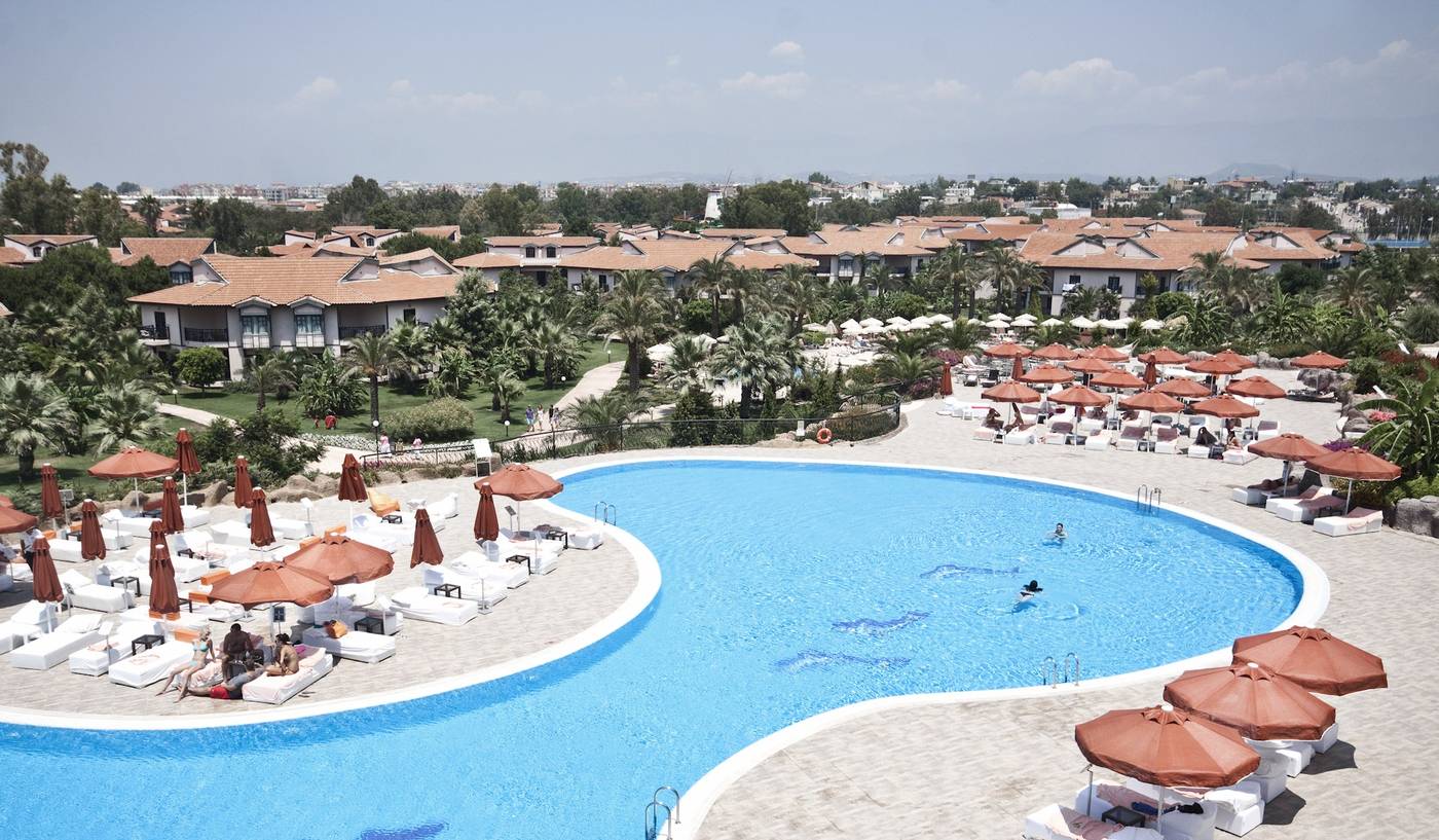 Starlight-Resort-Hotel-Pool-1