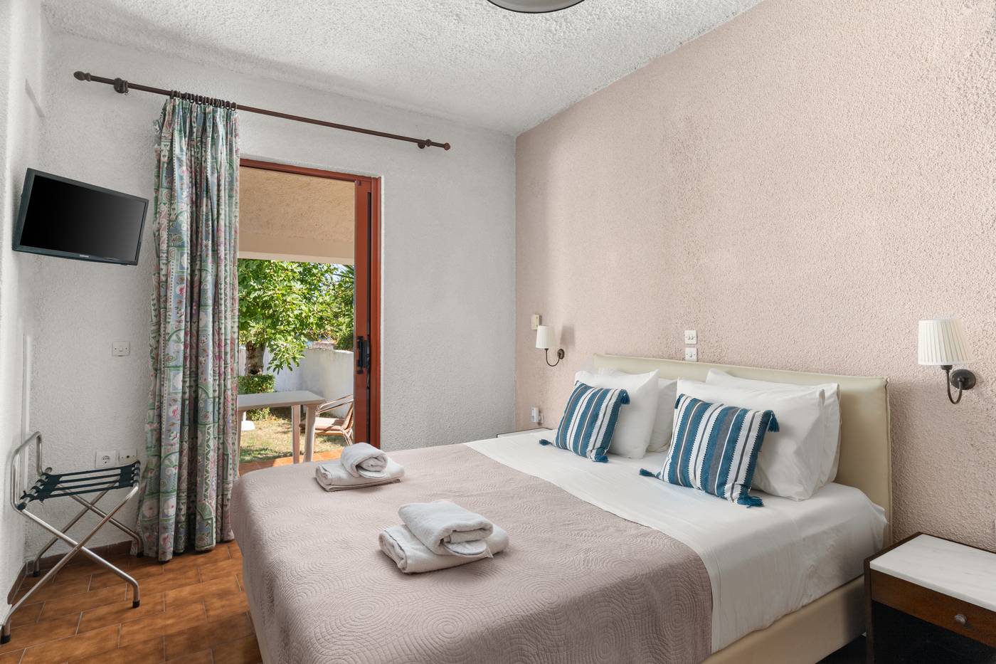 Iliessa-Beach-Room-19