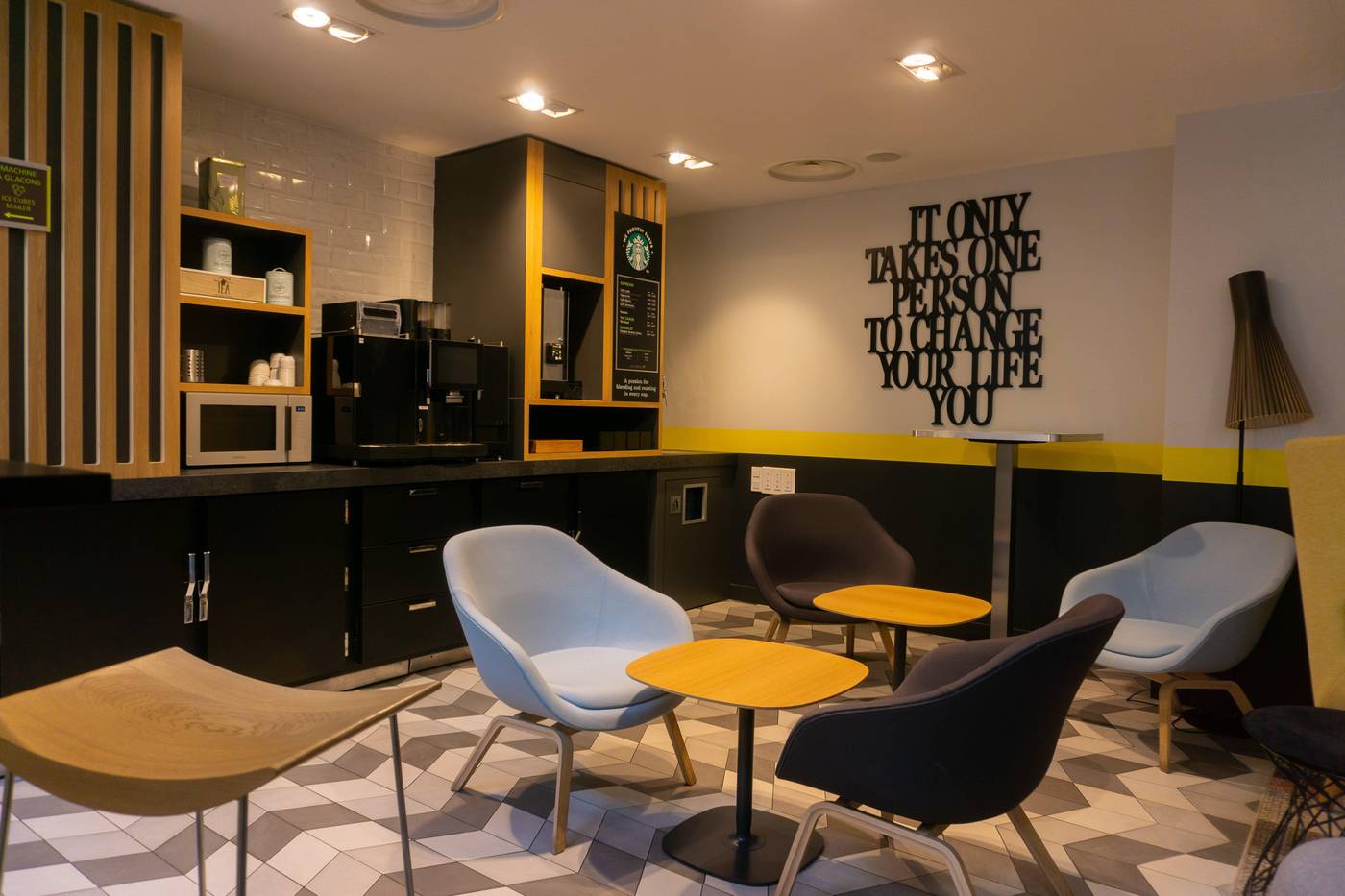 Holiday-Inn-Paris-Opera---Grands-Boulevards-Lobby-17