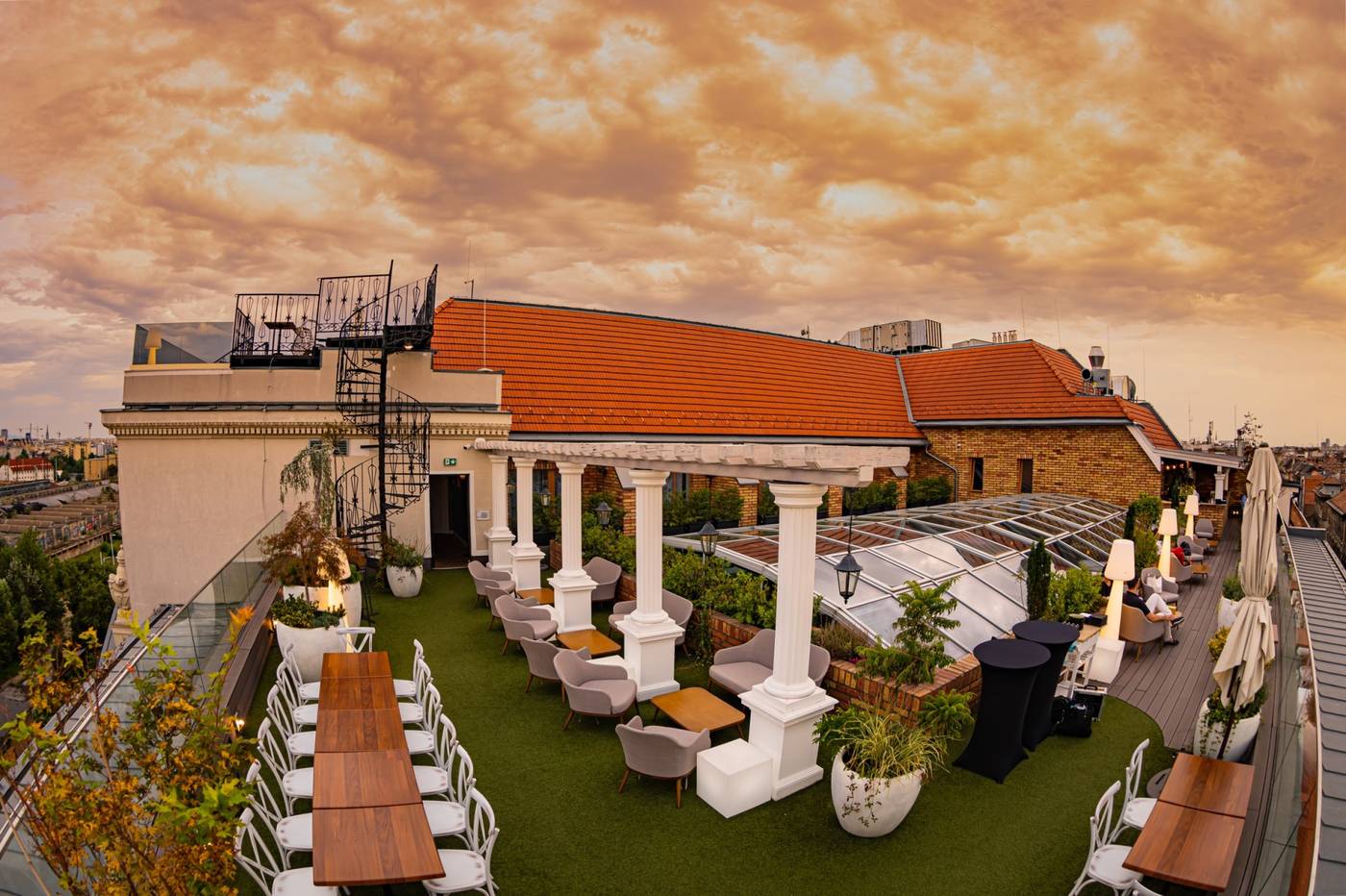 Mystery-Hotel-Budapest-Terrace-54