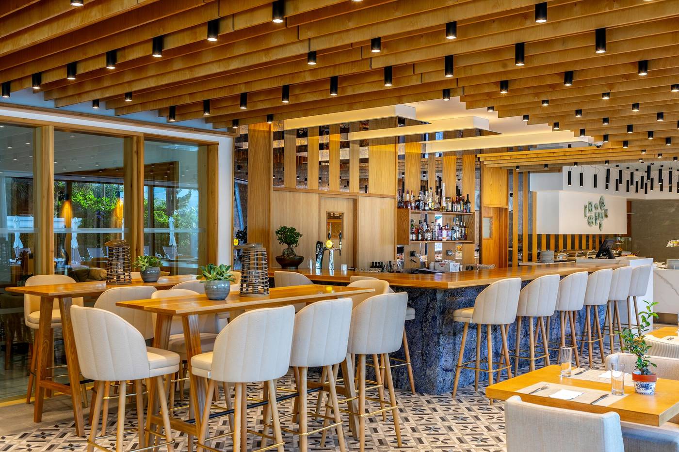 Anemi-Hotel-and-Suites-Restaurant-48