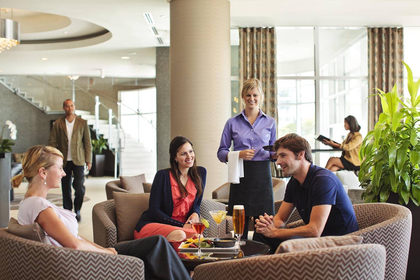 Pinnacle-Hotel-at-the-Pier-Lobby-17