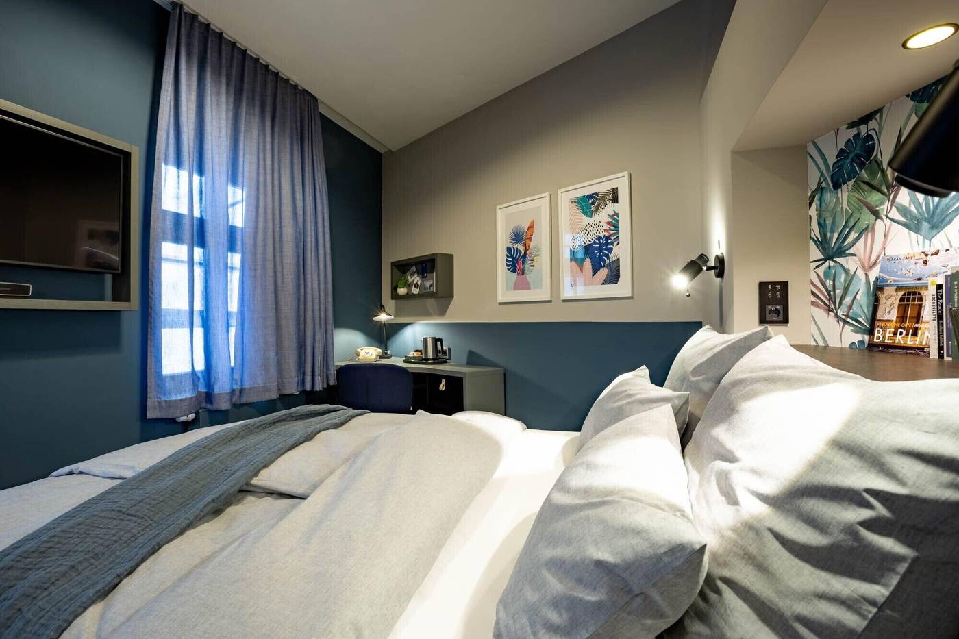 The-Circus-Hotel-Room-37