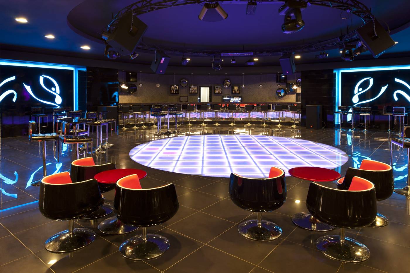 Delphin-Imperial-Bar-49