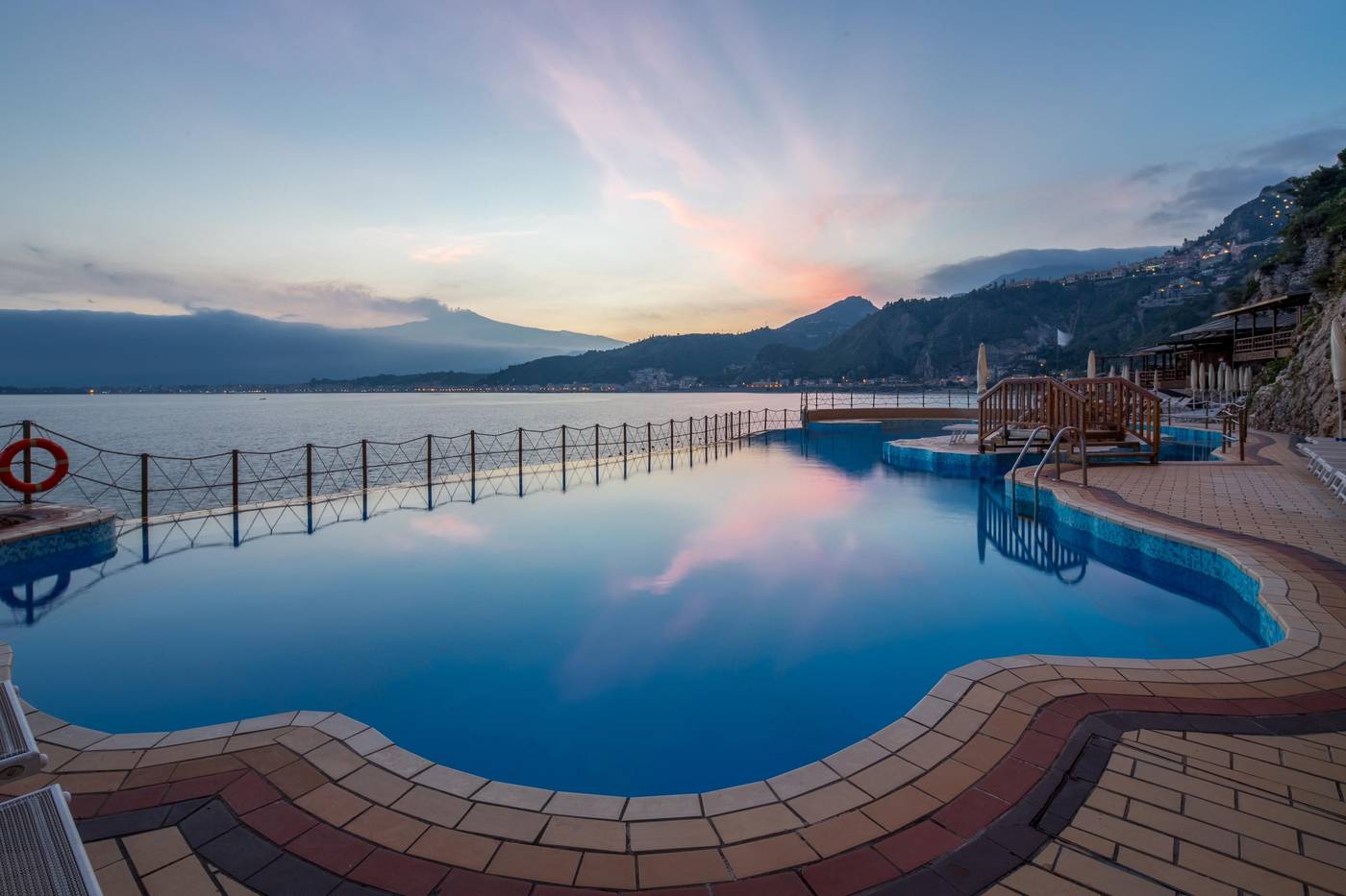 Unahotels-Capotaormina-Pool-7