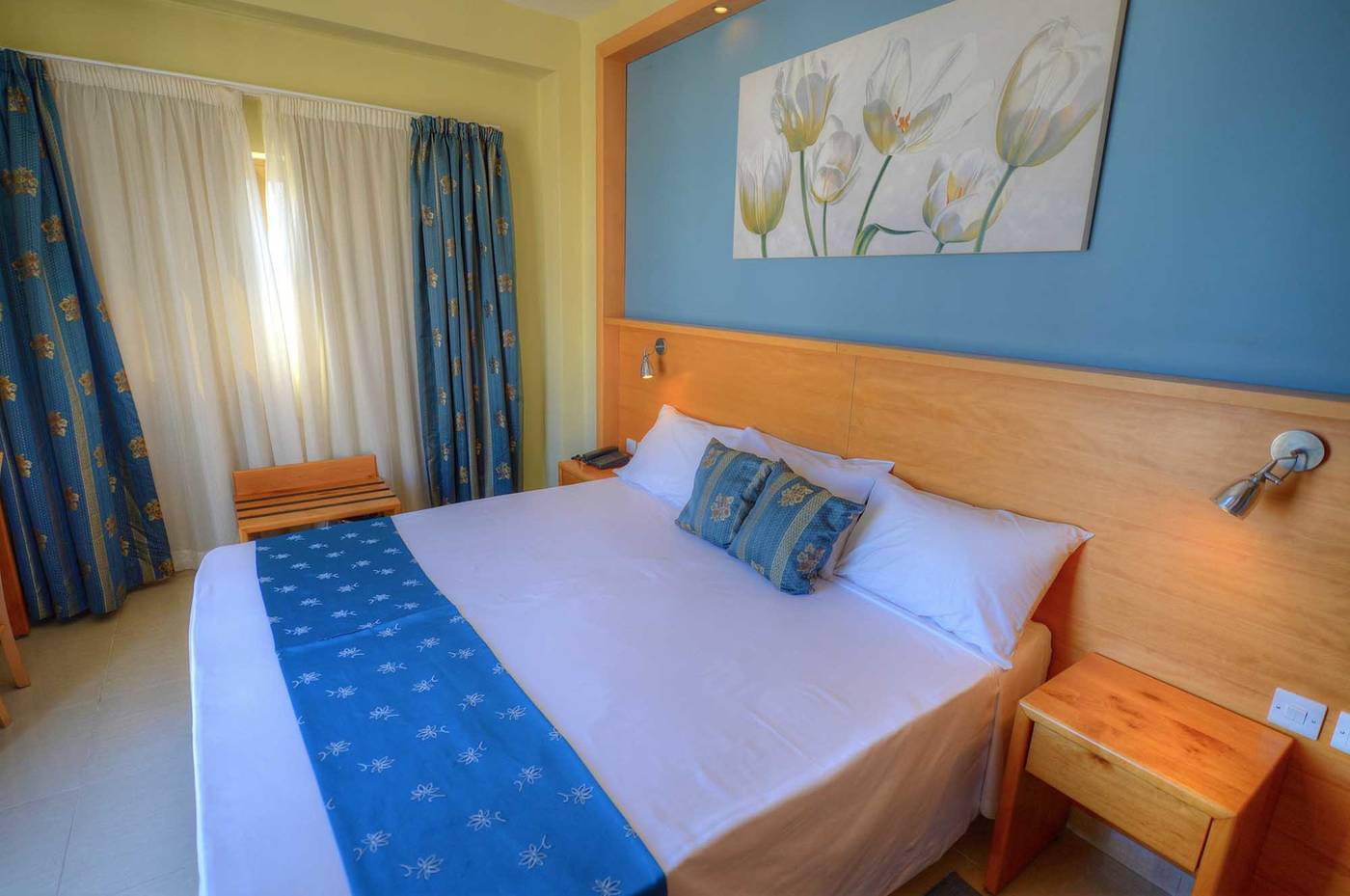 Alexandra-Hotel-Room-12