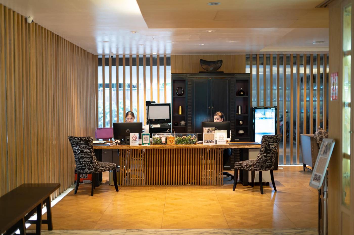 Arcadia-Suites-Bangkok-Lobby-16