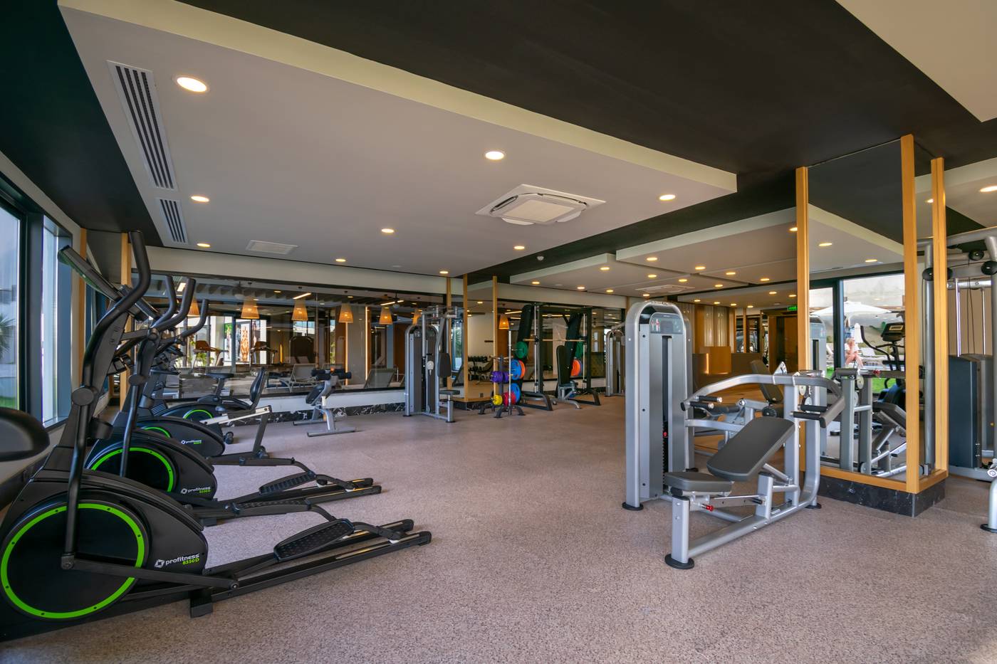 Armas-Bella-Luna-Sports-and-Entertainment-71