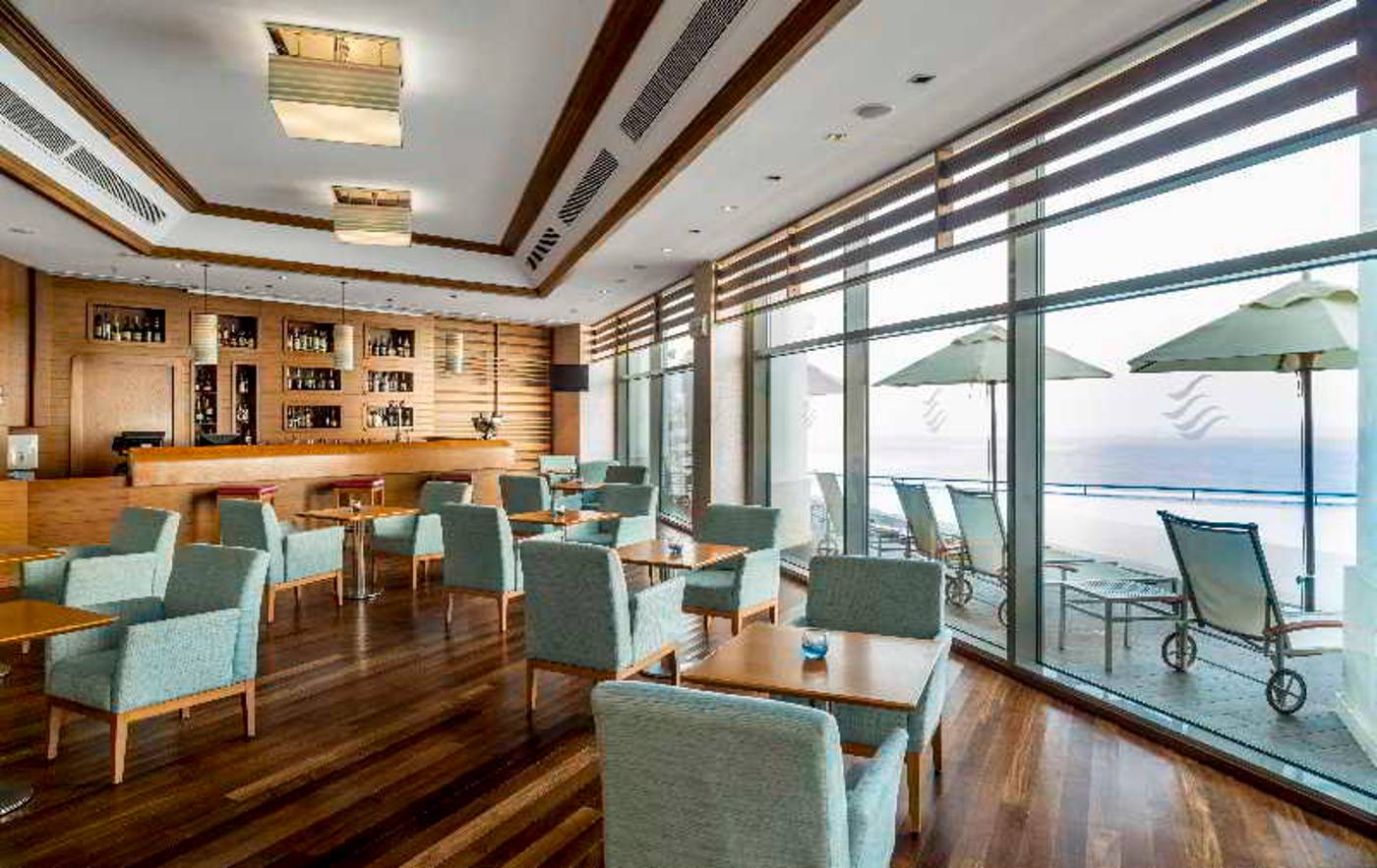 Sesimbra-Oceanfront-Hotel-Bar-21