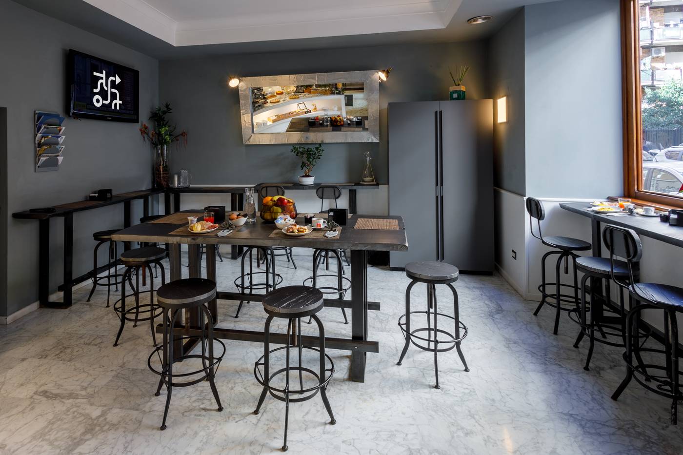 Crossroad-Hotel-Lobby-8