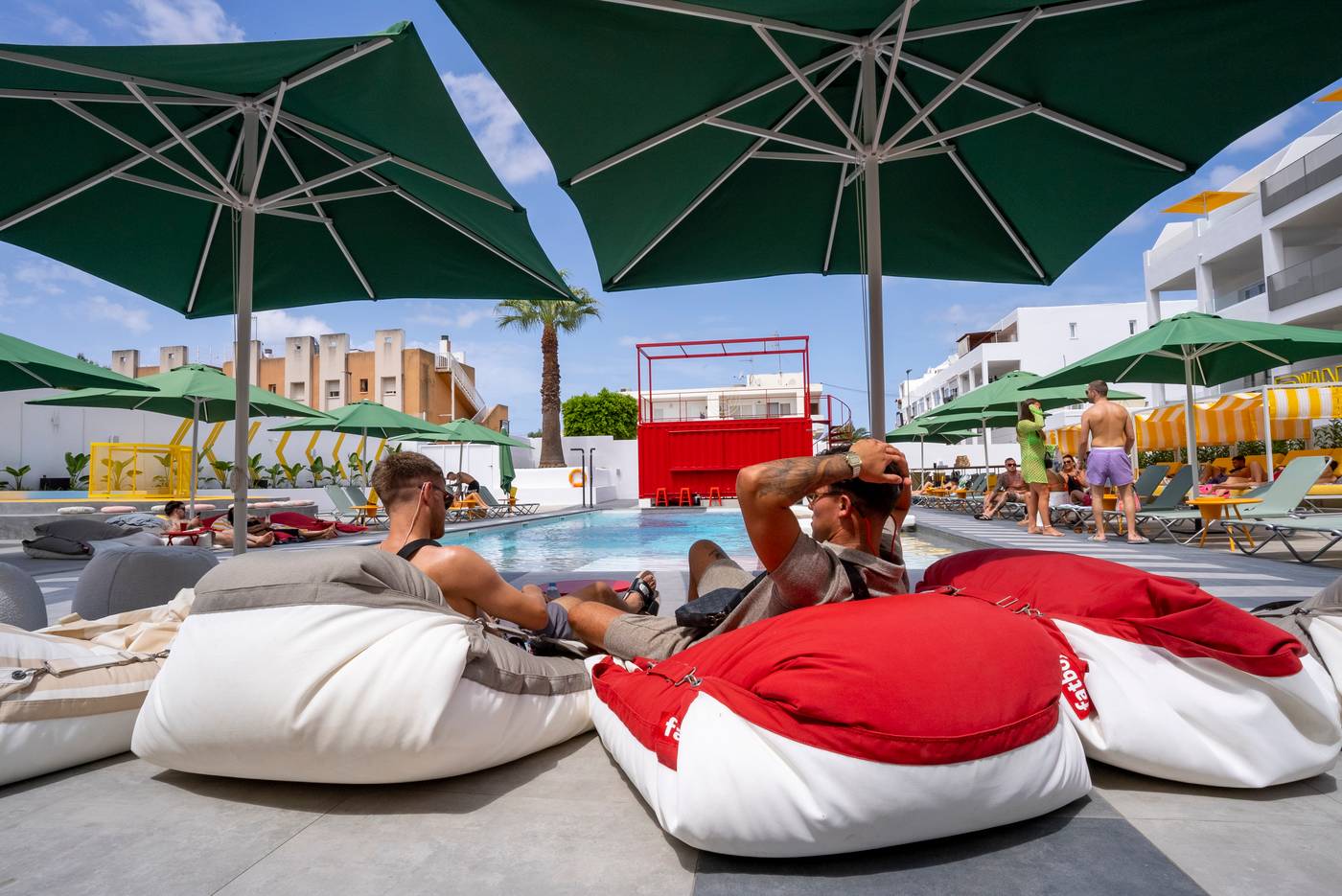 Ryans-Lolas---Adults-Only-General-view-15