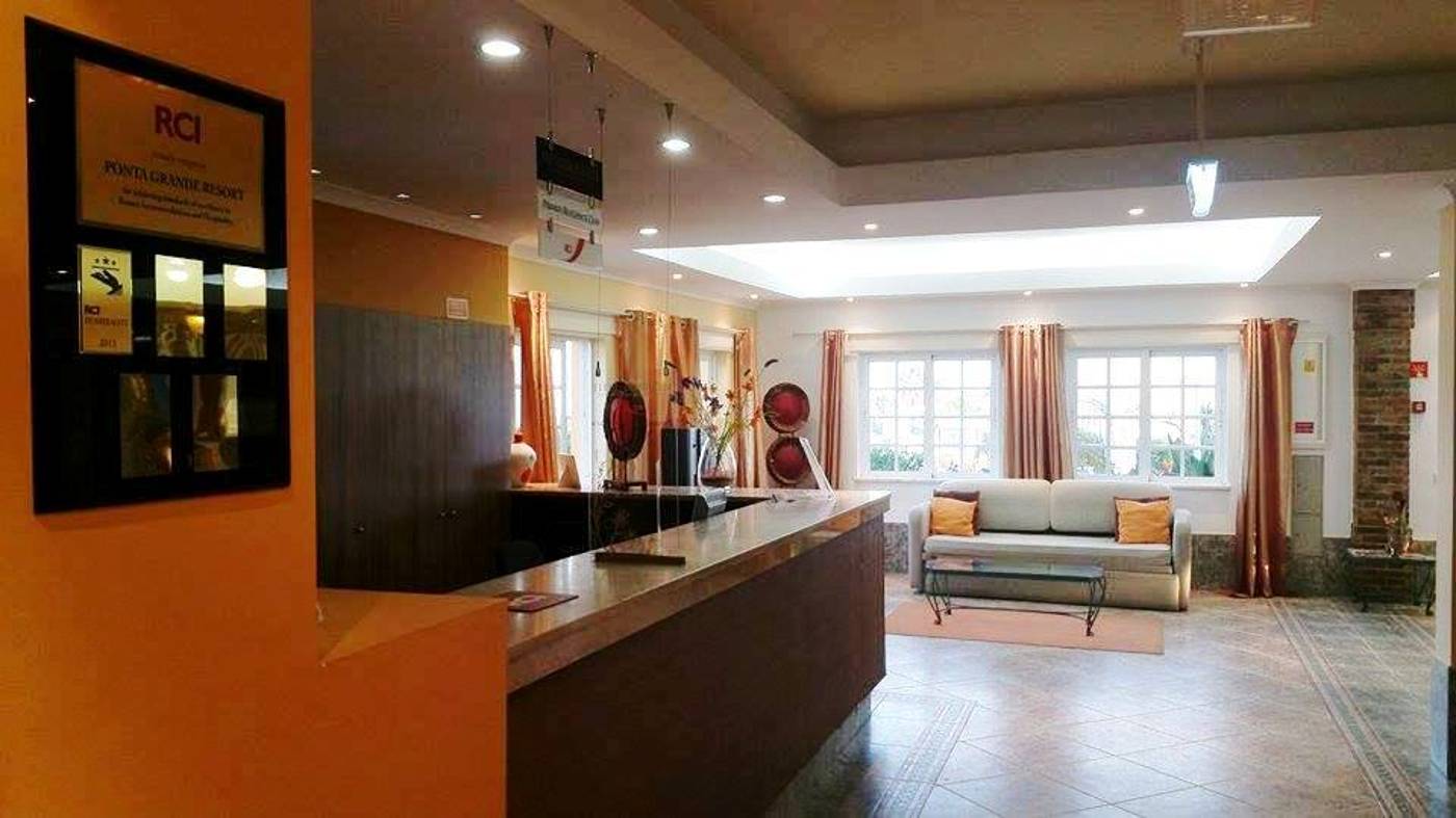 Ponta-Grande-Resort-Lobby-33