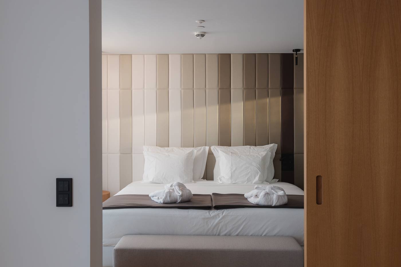 Lumen-Hotel-and-The-Lisbon-Light-Show-Room-26