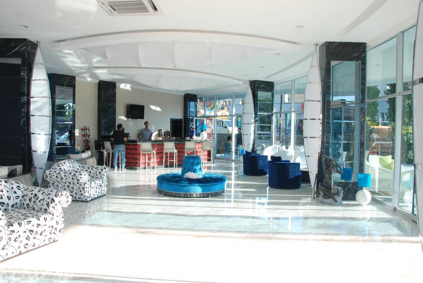 Ocean-Blue-High-Class-Hotel-Bar-60