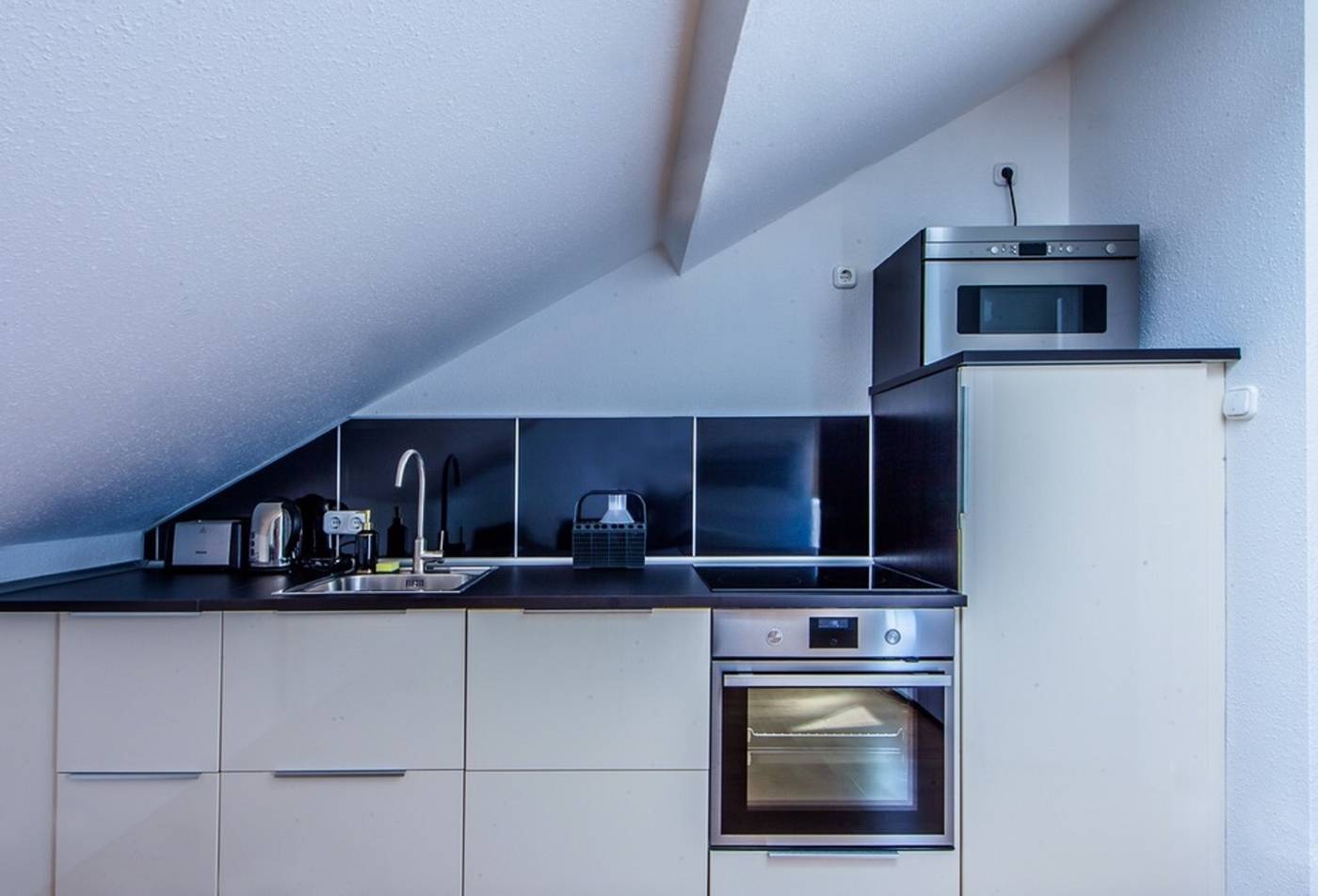 Milford-Suites-Room-8