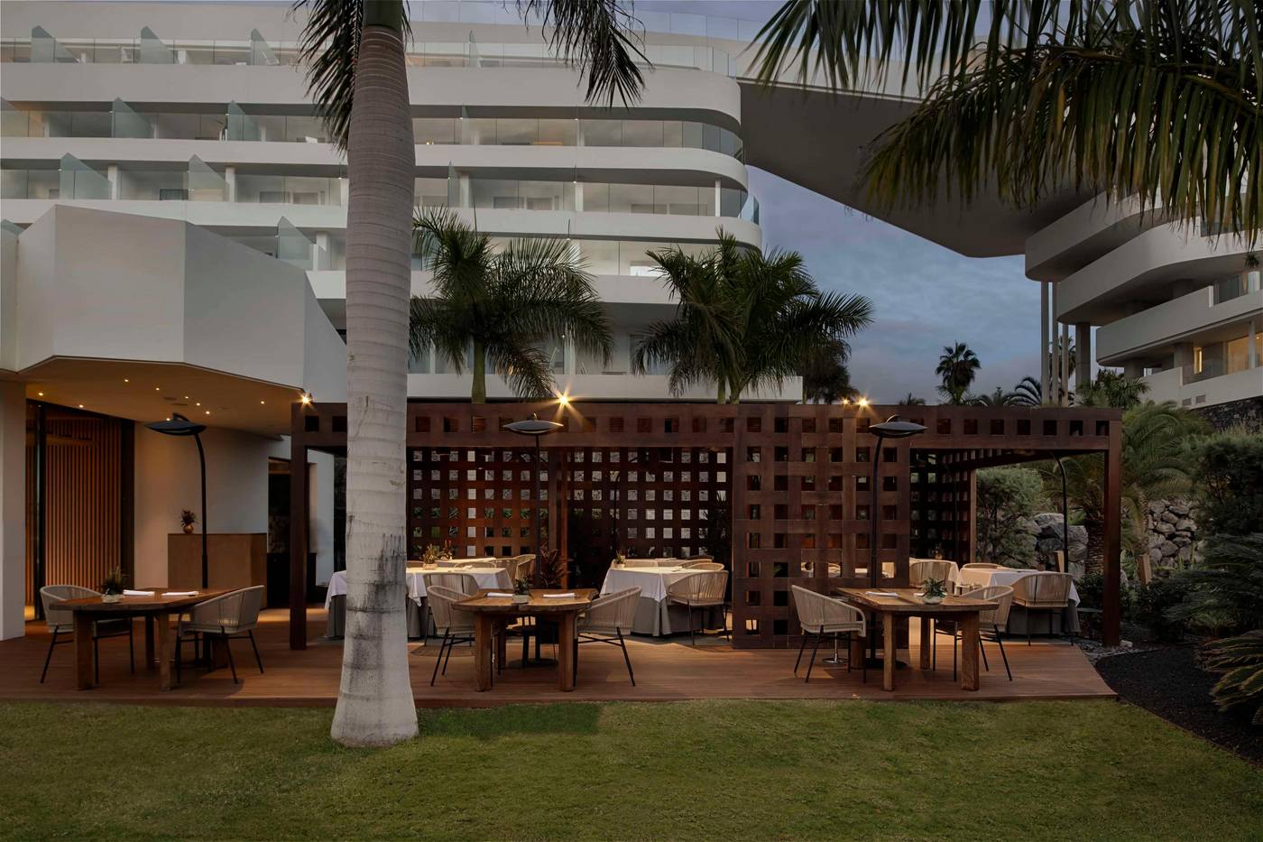 Royal-Hideaway-Corales-Suites--part-of-Barcel---Hotel-Group-Restaurant-7