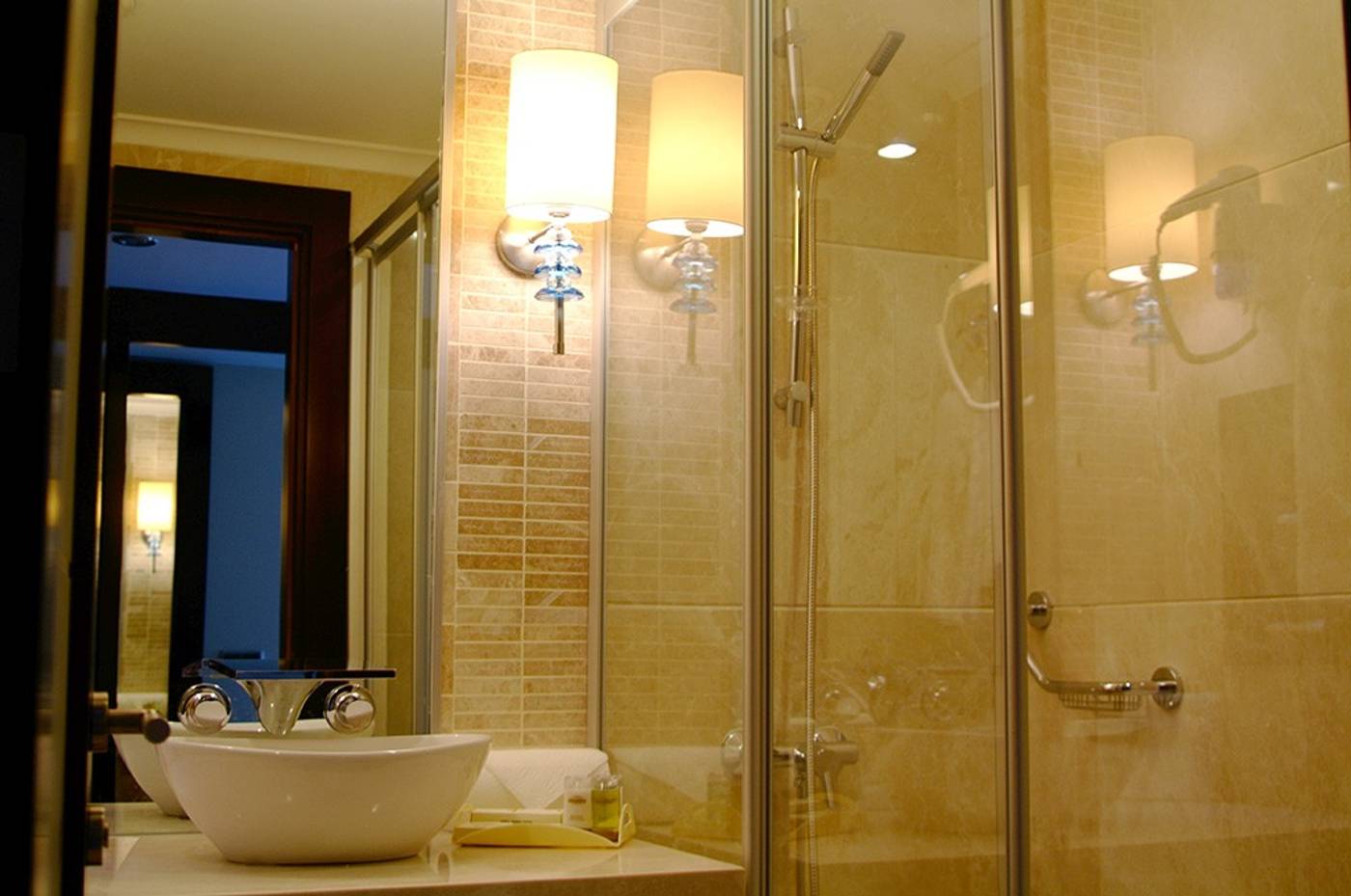 Goldcity-Hotel-Room-28